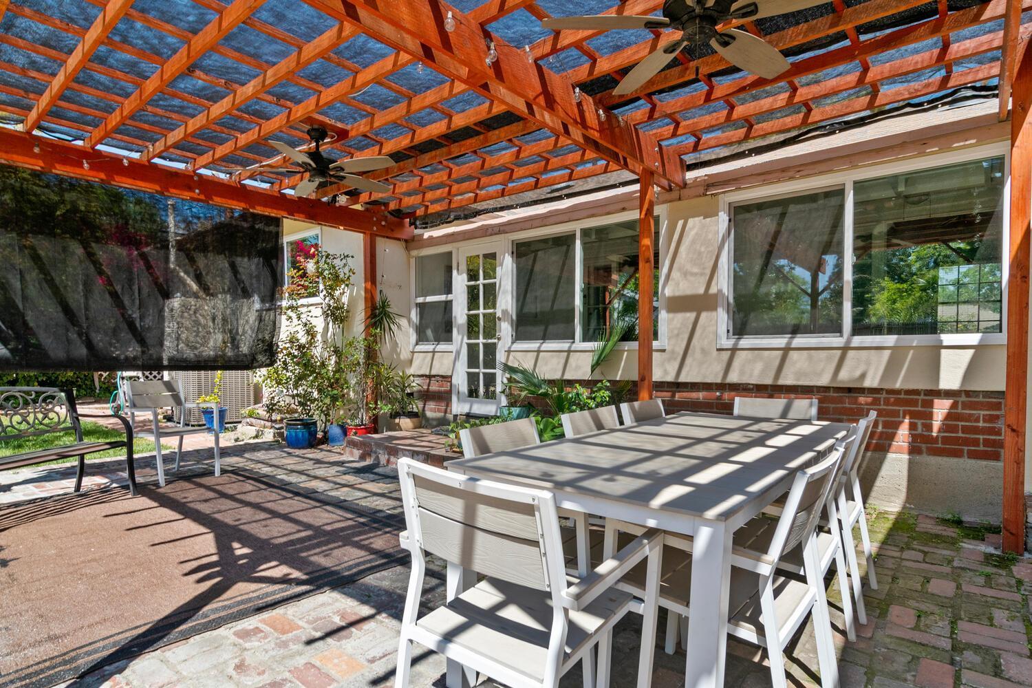 Luxury Piano In Near Universal & Hollywood For 8 *