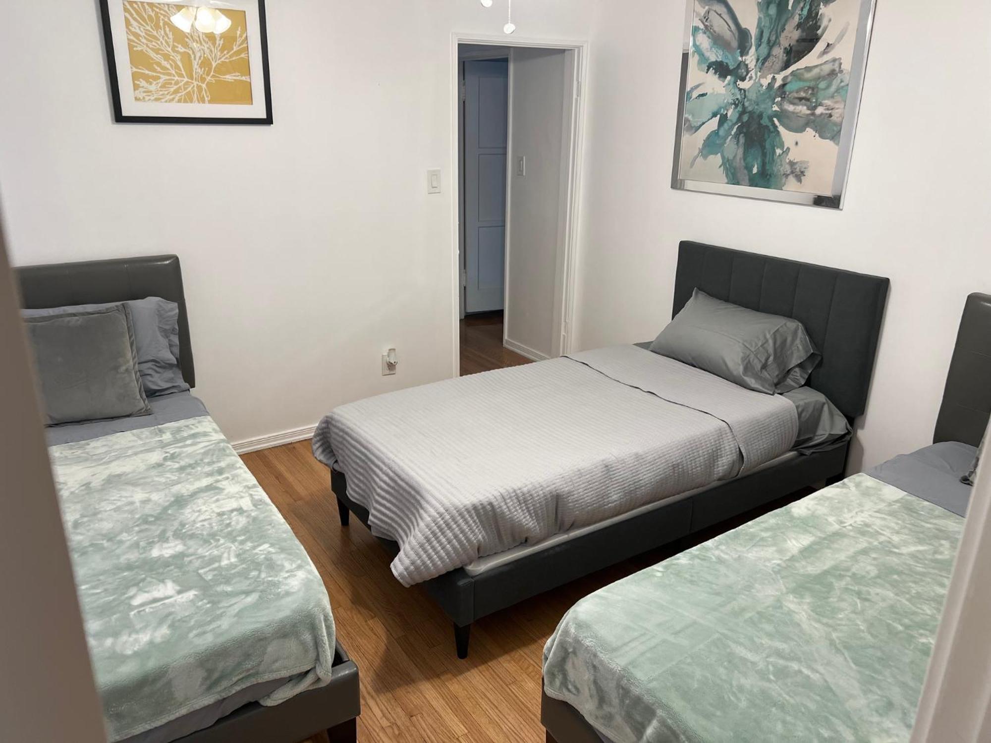 Luxury Piano In Near Universal & Hollywood For 8 Villa